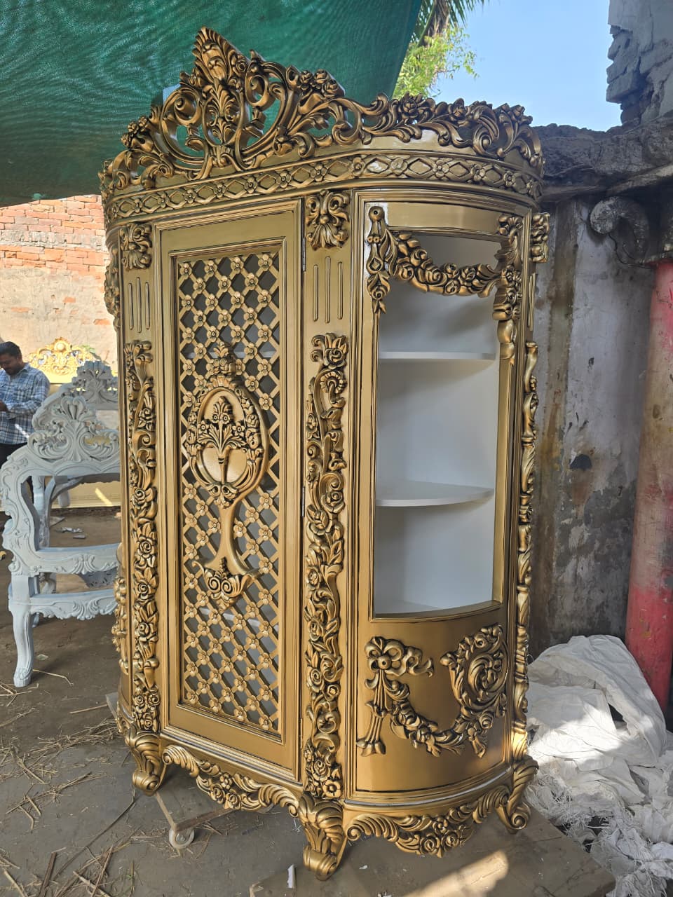 Luxury Hand-Carved Royal Crockery Unit